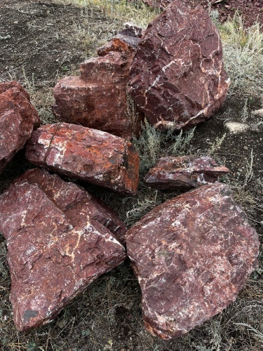 Ландшафтные глыбы красно-фиолетовые 200-1000 килограмм купить в Пермском крае