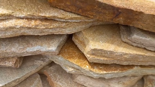 Плитняк златолит жёлтый золотистый для отмостки купить в Пермском крае