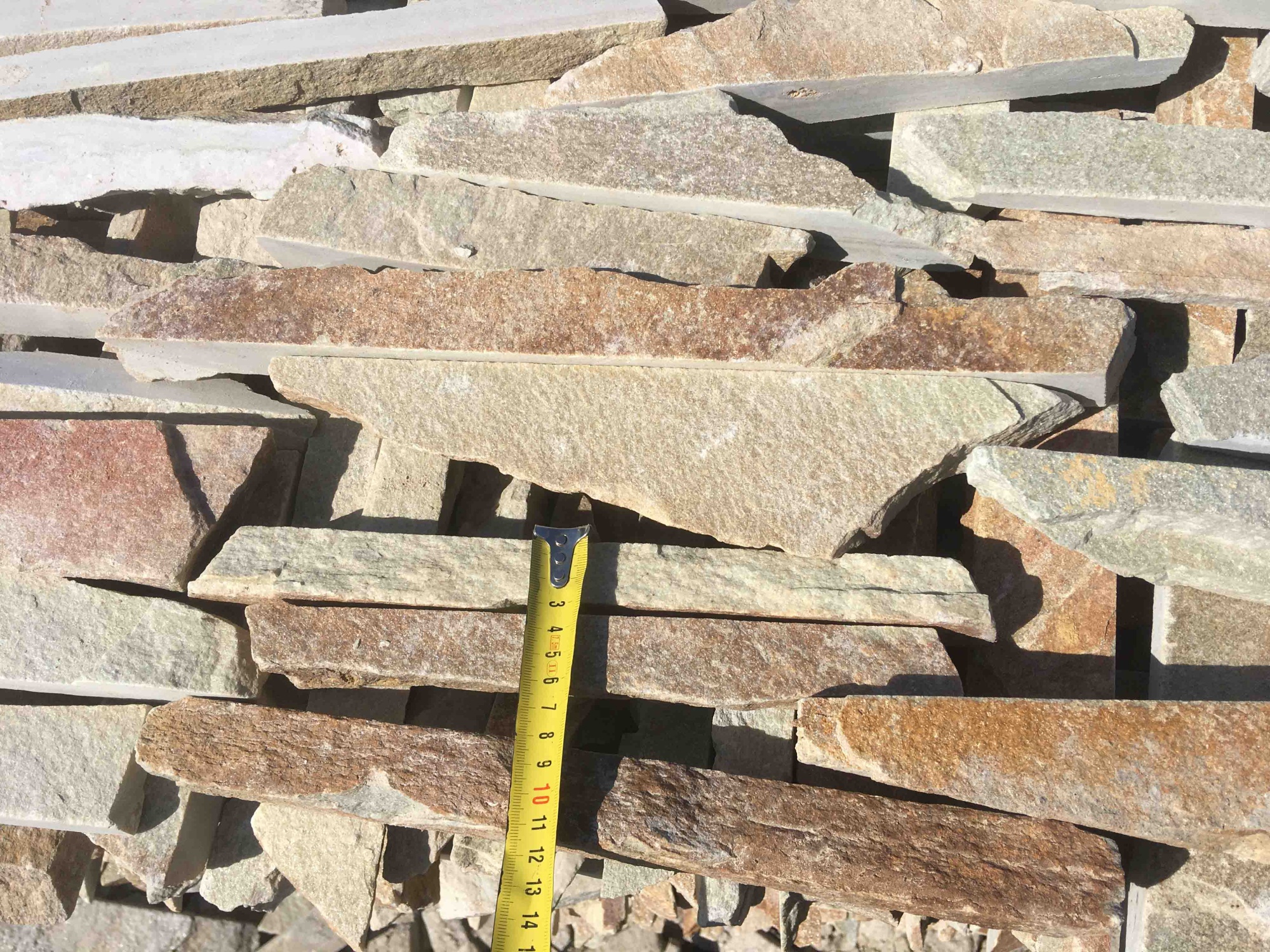 Горбушка златолит золотистый для облицовки купить в Пермском крае