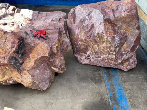 Ландшафтные глыбы красно-фиолетовые 200-1000 килограмм купить в Пермском крае