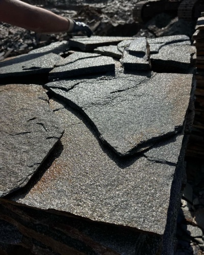 Плитняк златолит серебристый для фасада купить в Пермском крае