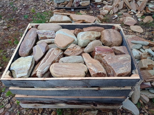 Златолит жёлтый, жёлто-зелёный глыбки и валуны для ланшафтного дизайна купить в Пермском крае