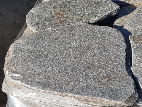 Златолит серебристый галтованный для лестниц купить в Пермском крае