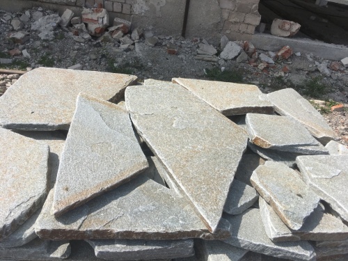 Златолит серебристый галтованный для лестниц купить в Пермском крае