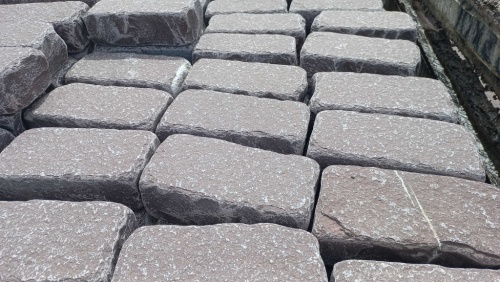 Брусчатка лемезит бордовый колото-галтованная